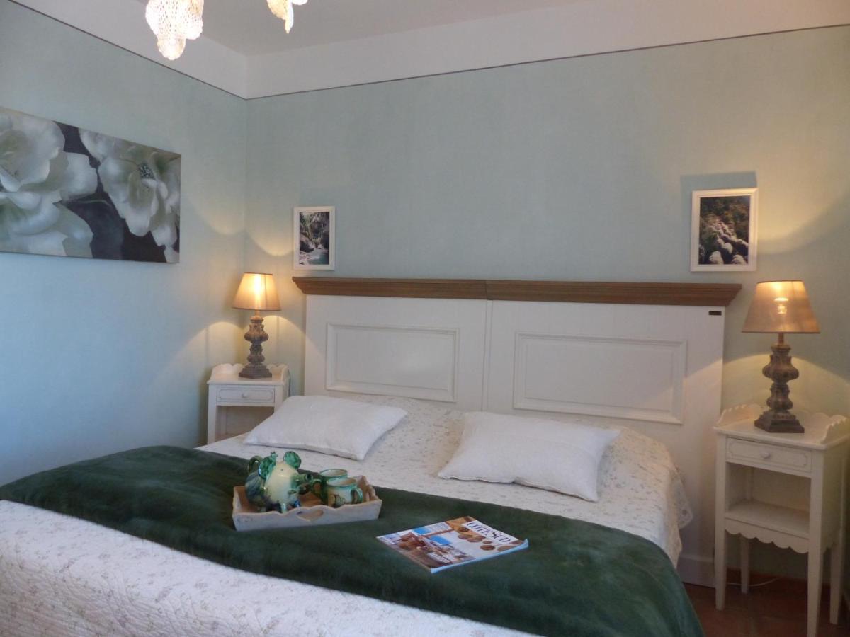 מוסטיה-סן-מארי La Ferme Du Petit Segries Bed And Breakfast מראה חיצוני תמונה