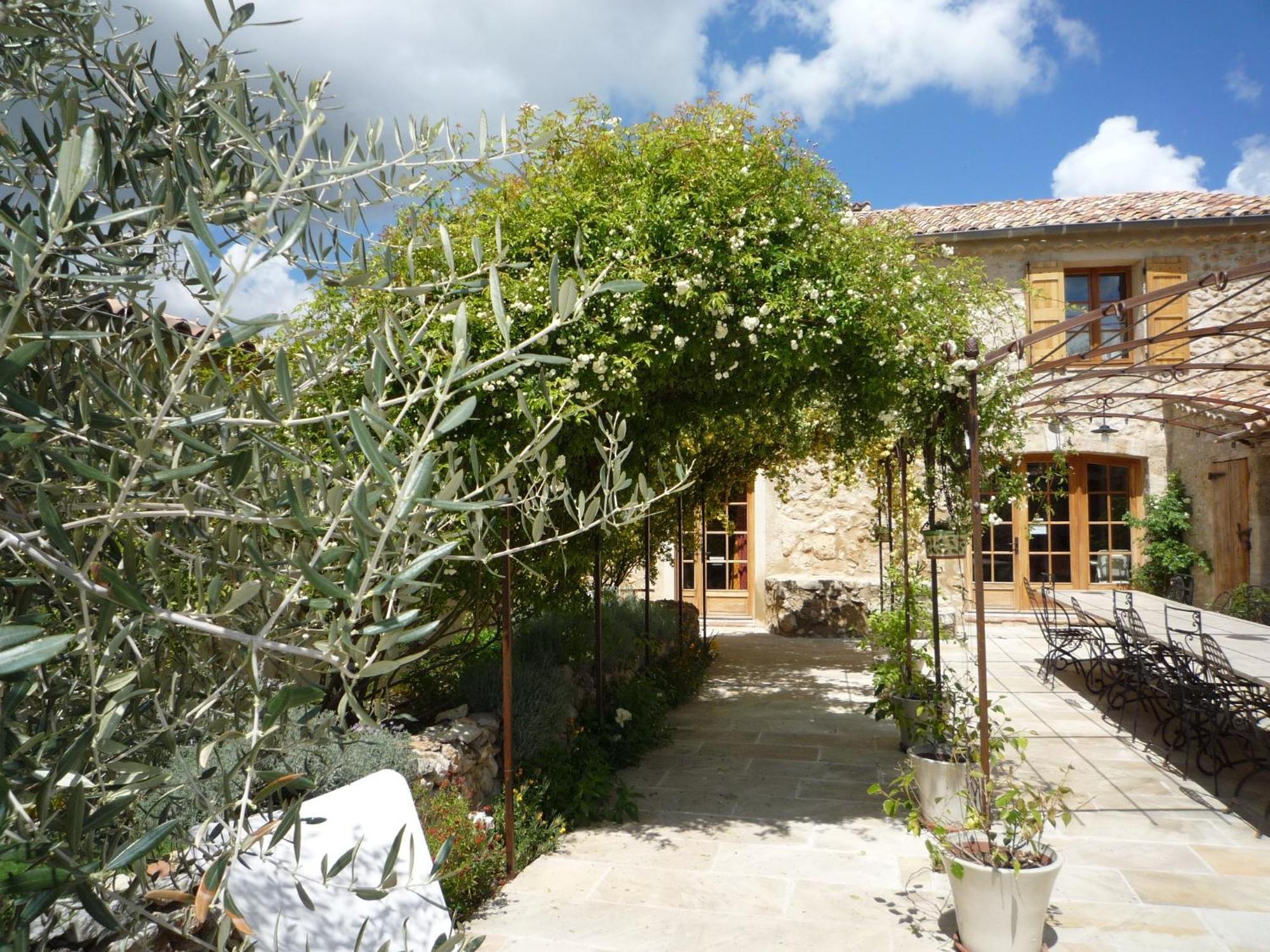 מוסטיה-סן-מארי La Ferme Du Petit Segries Bed And Breakfast מראה חיצוני תמונה