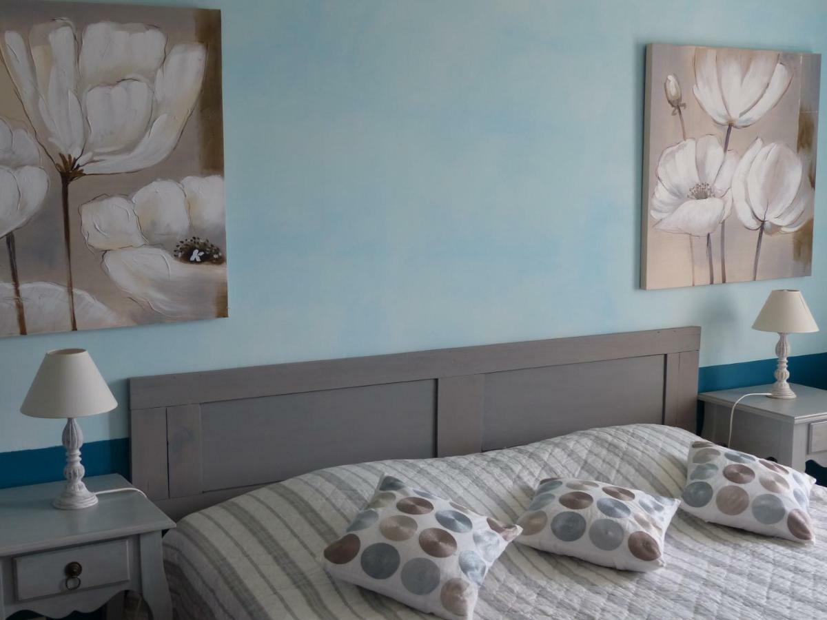 מוסטיה-סן-מארי La Ferme Du Petit Segries Bed And Breakfast מראה חיצוני תמונה