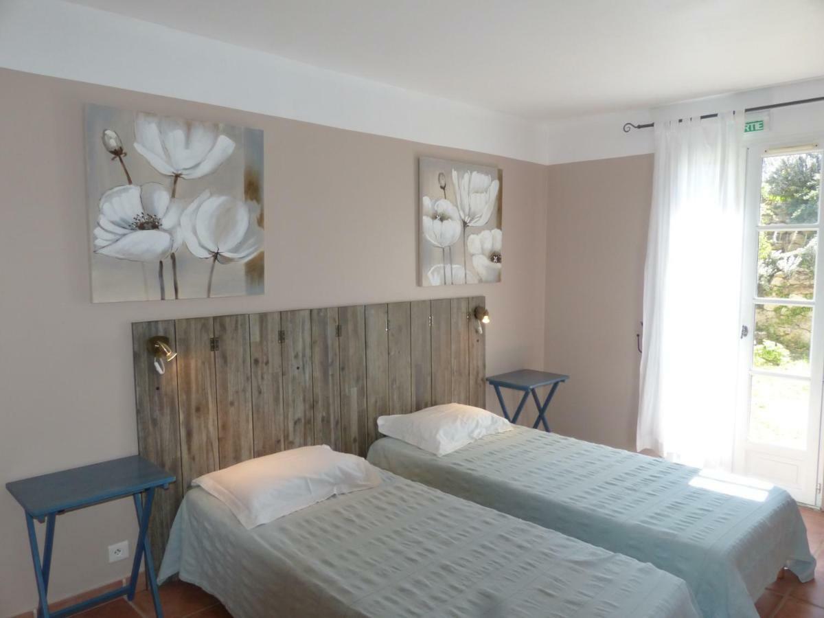 מוסטיה-סן-מארי La Ferme Du Petit Segries Bed And Breakfast מראה חיצוני תמונה