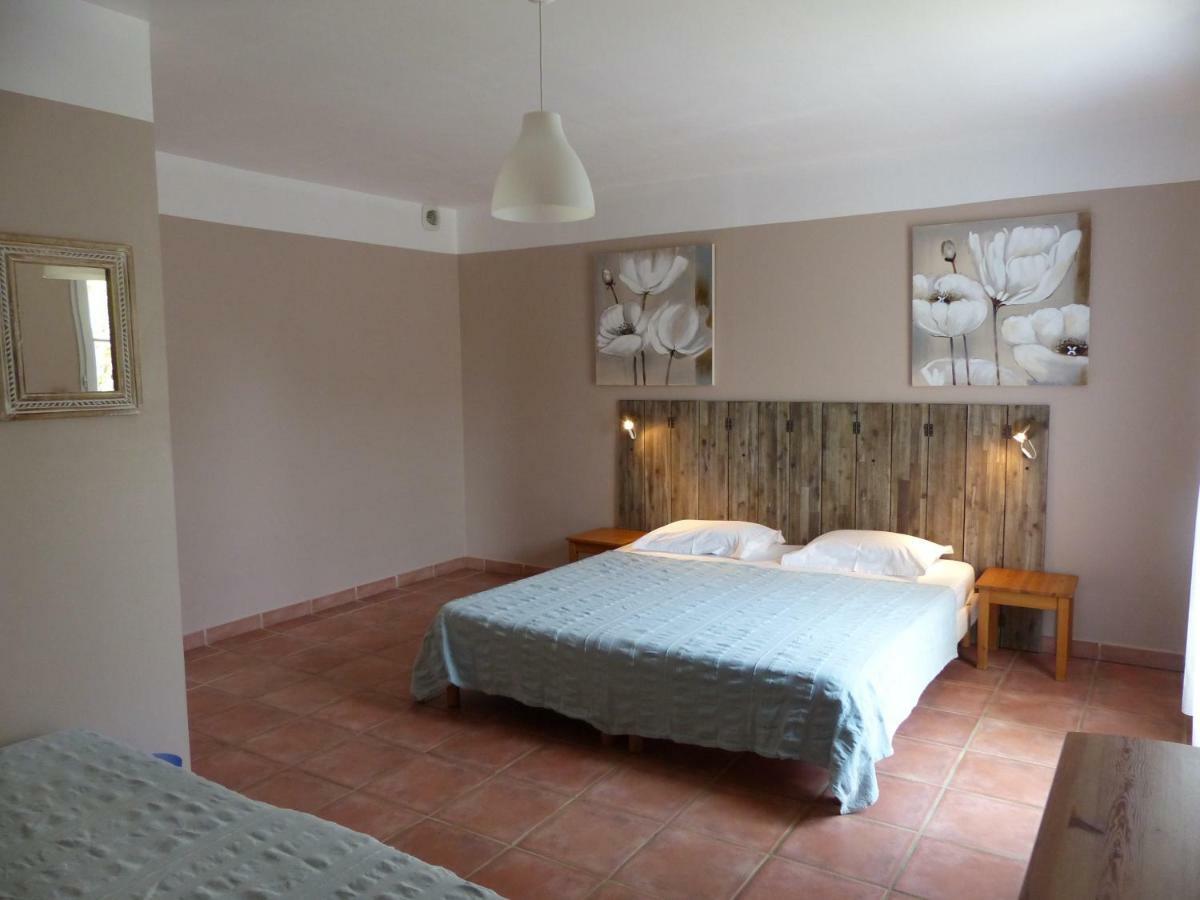 מוסטיה-סן-מארי La Ferme Du Petit Segries Bed And Breakfast מראה חיצוני תמונה