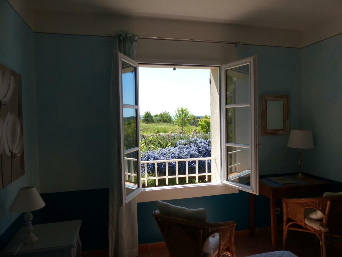 מוסטיה-סן-מארי La Ferme Du Petit Segries Bed And Breakfast מראה חיצוני תמונה