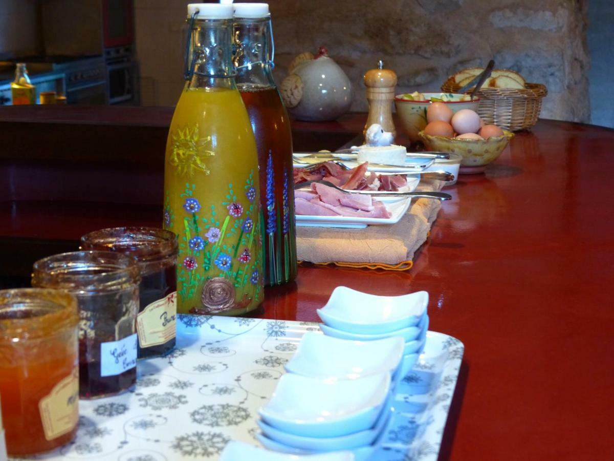 מוסטיה-סן-מארי La Ferme Du Petit Segries Bed And Breakfast מראה חיצוני תמונה
