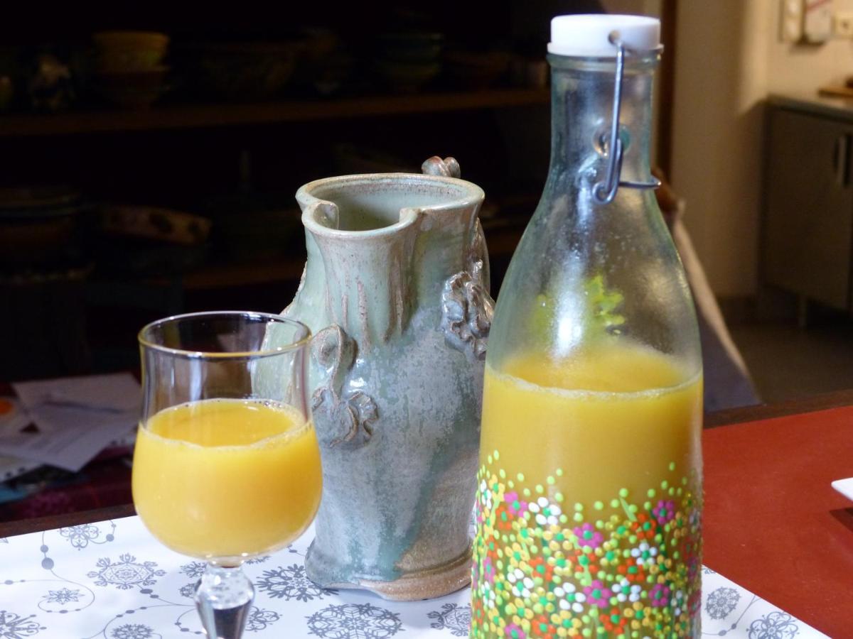 מוסטיה-סן-מארי La Ferme Du Petit Segries Bed And Breakfast מראה חיצוני תמונה